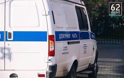 В Рязанском округе мужчина вломился в супермаркет, забрав водку и консервы