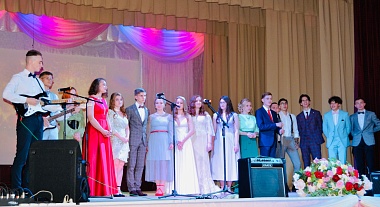 Районы Рязанской области показали фото выпускников-2022