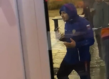 В центре Рязани засняли драку накануне Хэллоуина