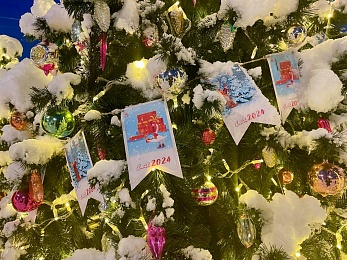 В Рязани Торговый городок украсили в советском сказочном стиле