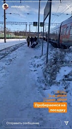 Пассажиры пожаловались на сугробы и мусор на вокзале Рязань-1