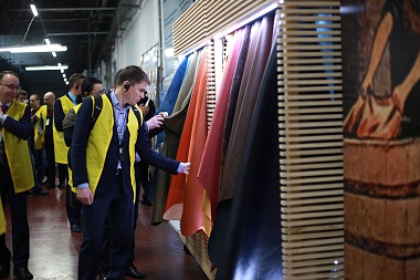 Американскому специалисту по бережливому производству показали работу кожзавода 