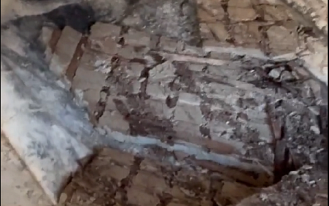 В многоквартирном доме в центре Рязани после капремонта крыши обрушился потолок