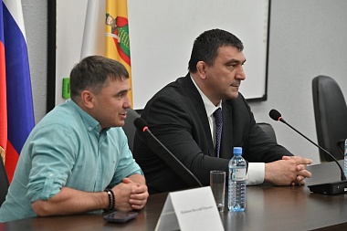 В Рязани чемпион Олимпиады Давид Мусульбес встретился с воспитанниками спортшкол