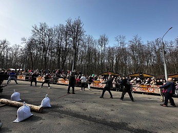 В рязанском Лесопарке отпраздновали Масленицу