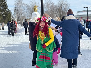 Жгли чучело и лазили на столб: в Рязанской области отметили Масленицу