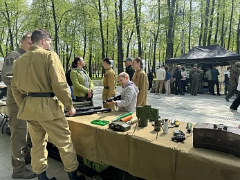 Мастер-классы и выставки: в Кремлевском сквере Рязани отмечают День Победы