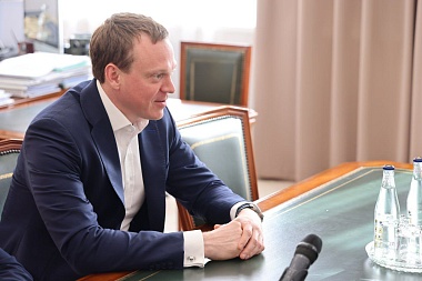 Рязанский губернатор Павел Малков встретился с чемпионом мира Петровым
