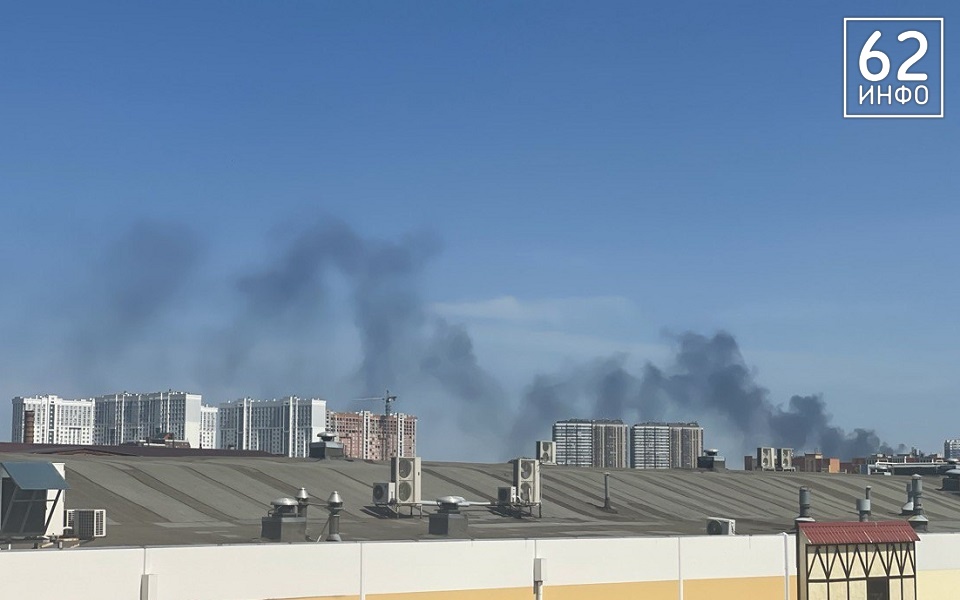 Дым над Рязанью поднялся из-за пожара нежилого здания в Новоселках - 62ИНФО