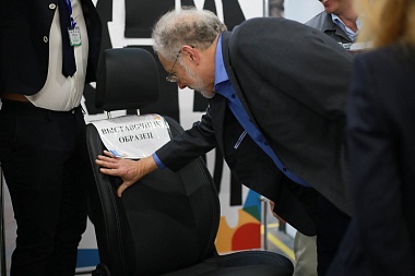 Американскому специалисту по бережливому производству показали работу кожзавода 