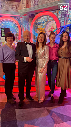 Рязанка во время шоу «Поле чудес» устроила Якубовичу арт-вечеринку