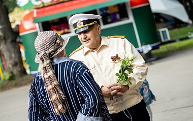 В Рязани в Лесопарке танцуют за активное долголетие - 62ИНФО В Рязани в Лесопарке танцуют за активное долголетие