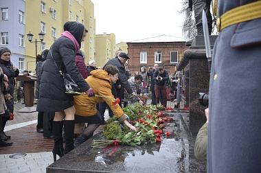 В Рязани открыли памятник погибшим росгвардейцам и их предшественникам - 62ИНФО В Рязани открыли памятник погибшим росгвардейцам и их предшественникам