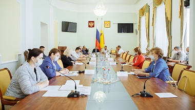  В Рязанской облдуме обсудили организацию детского отдыха