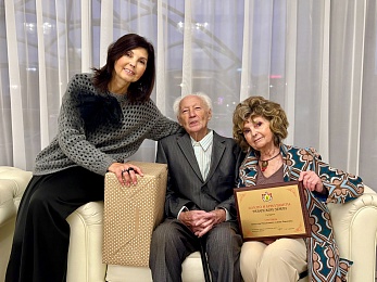 В Рязани ГК «Зелёный сад - наш дом» наградила прожившие в браке 50 и 60 лет пары