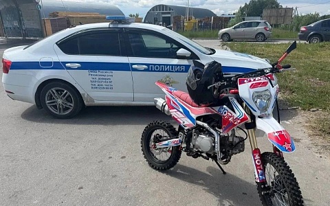 В Рязанском округе подростки незаконно ездили на мопедах