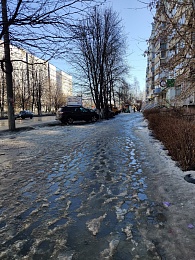 Рязанка сломала ногу у аптеки в Канищеве