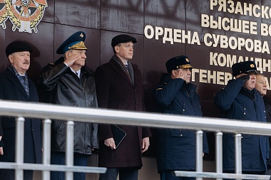 Павел Малков поздравил Рязанское училище ВДВ со 107-летием