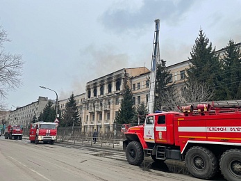 Пожар в здании училища связи в Рязани. Фоторепортаж