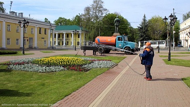 В Рязани начали высаживать цветы для надписи «Я люблю Рязань»