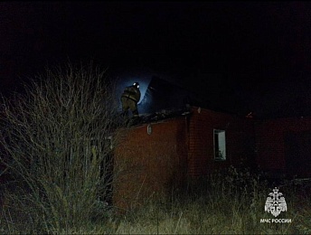 В Рязанской области загорелась дача и жилой дом