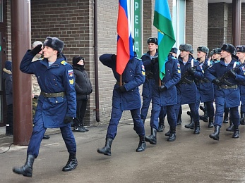 В Рязани открыли мемориальную доску Герою России, десантнику Алексею Курганову