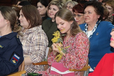 В РГУ имени Есенина провели концерт в честь 8 марта