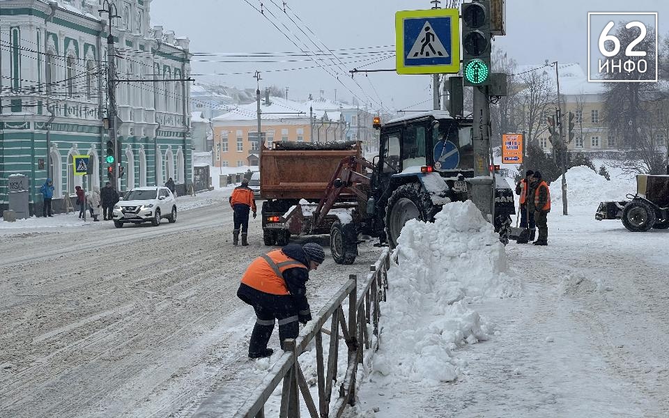 Рязанцев попросили не парковаться на Театральной в течение трёх дней - 62ИНФО Рязанцев попросили не парковаться на Театральной в течение трёх дней - 62ИНФО