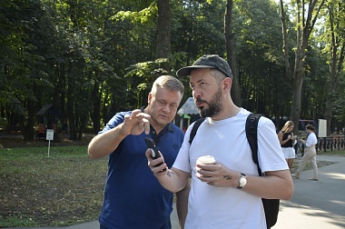 Известный дизайнер Артемий Лебедев и Николай Любимов осмотрели Лесопарк и Торговый городок - 62ИНФО Известный дизайнер Артемий Лебедев и Николай Любимов осмотрели Лесопарк и Торговый городок