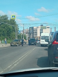 Неработающий светофор стал причиной массовой аварии в Песочне 