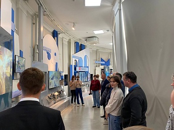 Депутат Рязанской облдумы Роман Иголкин посетил открытие выставки "Время стойкости"