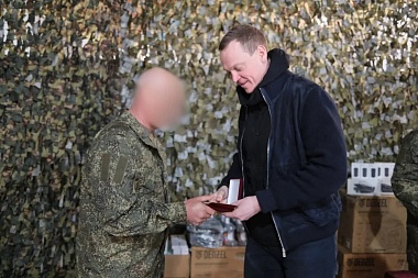 Павел Малков вручил награды рязанским фронтовикам