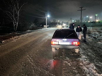 Полиция опубликовала фото с места смертельного наезда ВАЗ на мужчину под Рязанью 