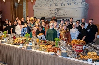 Рязанские кулинары представили в Москве «триколор» из калинников
