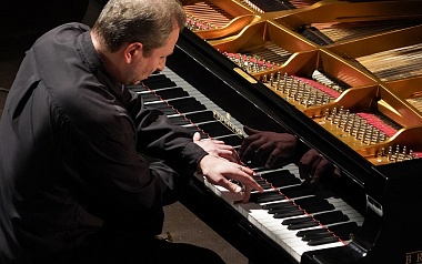 В Рязанской филармонии прошёл фортепианный вечер Юрия Мартынова