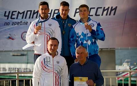 Павел Малков поздравил Захара Петрова с победой на чемпионате России по гребле