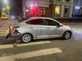 В Рязани 20-летний мотоциклист на Suzuki пострадал в ДТП с Hyundai Solaris