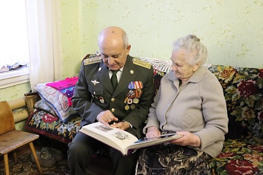 В Рязанской области вдовам ветеранов Великой Отечественной войны вручили подарочные наборы 