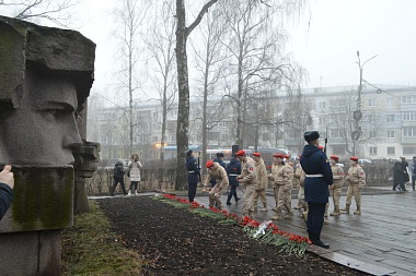 У памятника Полетаеву в Рязани состоялось возложение цветов