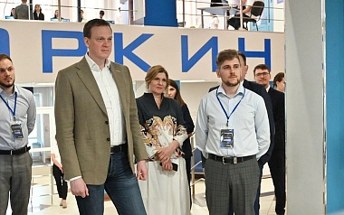 Рязанский губернатор Малков оценил разработки рязанских школьников в «Кванториуме»