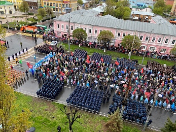В Рязани более 20 тысяч горожан прошли в строю «Бессмертного полка» - 62ИНФО В Рязани более 20 тысяч горожан прошли в строю «Бессмертного полка»