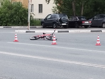 На Черновицкой велосипедист попал под автобус