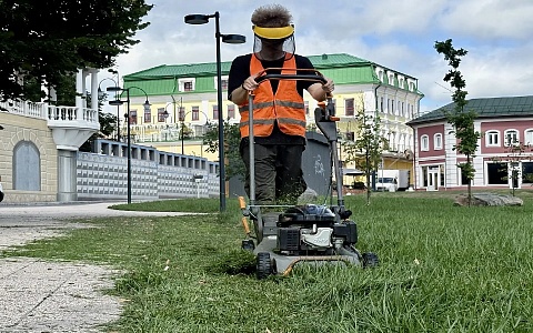В Рязани идет покос травы