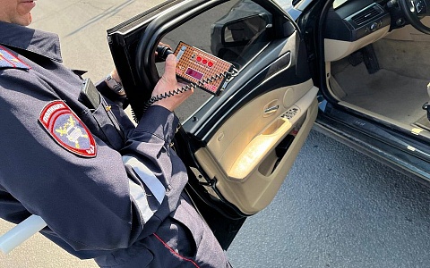 Рязанская Госавтоинспекция остановила за сутки 64 "тонированных" машины