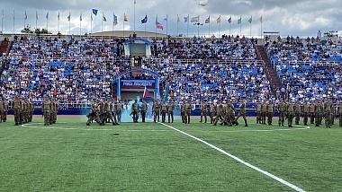 В Рязани День ВДВ отметили показательными выступлениями десантников и прыжками с парашютом