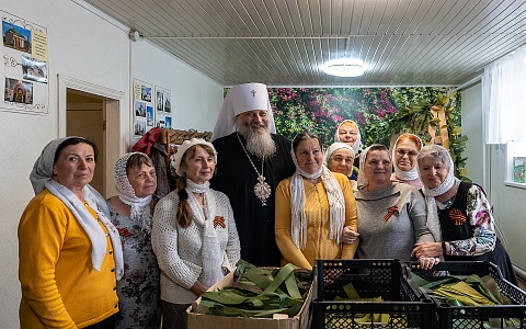 Митрополит Никодим поблагодарил волонтеров Преображенского храма в Канищеве