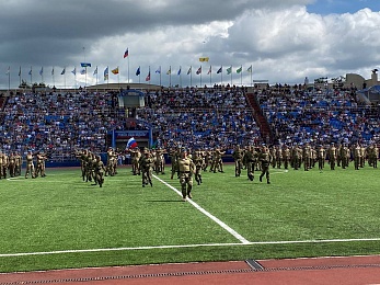 В Рязани День ВДВ отметили показательными выступлениями десантников и прыжками с парашютом