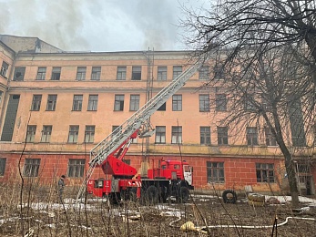Пожар в здании училища связи в Рязани. Фоторепортаж