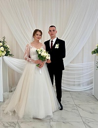 Лето любви: Рязанский ЗАГС показал фотосессии свадеб с июня по август