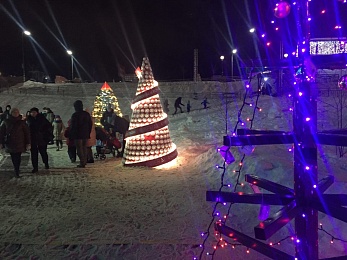От единорога до весовщика. Фоторепортаж с Фестиваля ледовых скульптур в Рязани